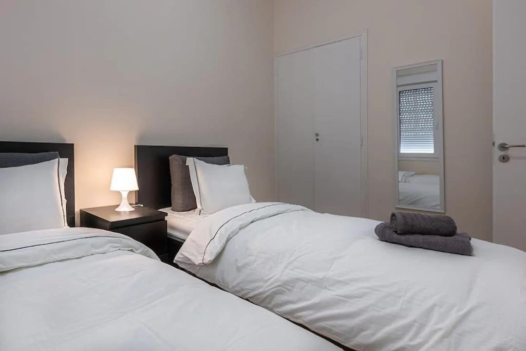 Kerameikos 2 Bedroom Apartment เอเธนส์ ภายนอก รูปภาพ