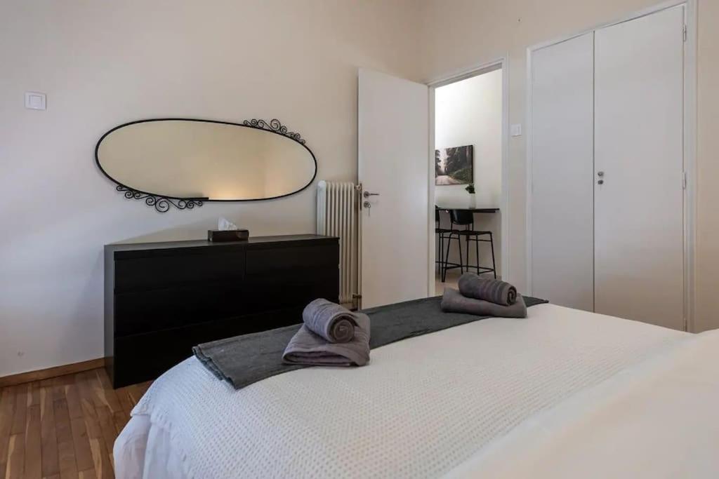 Kerameikos 2 Bedroom Apartment เอเธนส์ ภายนอก รูปภาพ