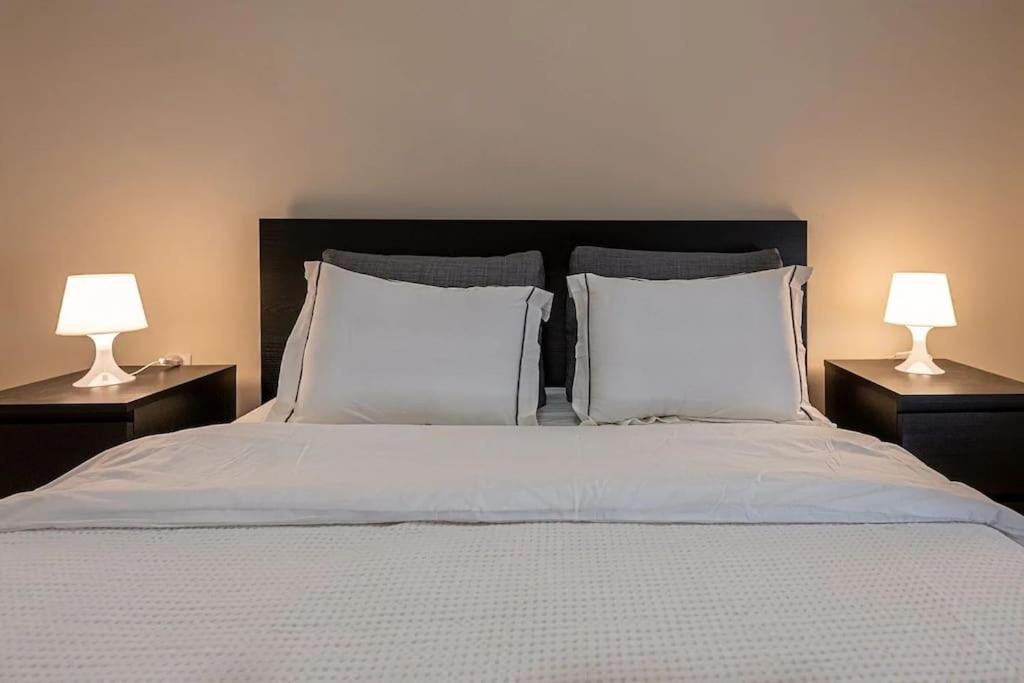 Kerameikos 2 Bedroom Apartment เอเธนส์ ภายนอก รูปภาพ