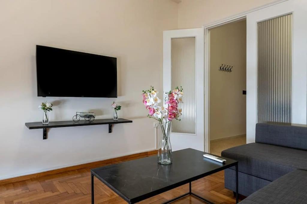 Kerameikos 2 Bedroom Apartment เอเธนส์ ภายนอก รูปภาพ