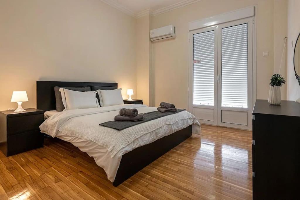 Kerameikos 2 Bedroom Apartment เอเธนส์ ภายนอก รูปภาพ